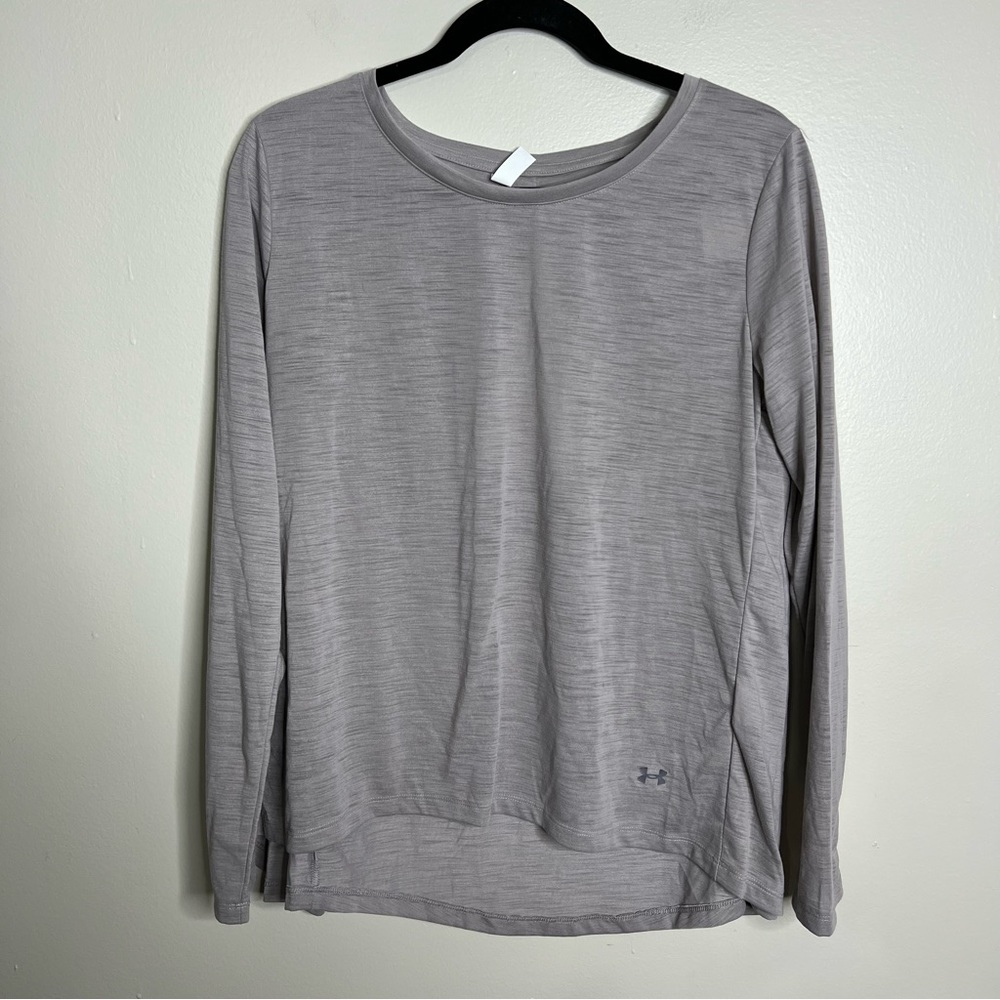 NWT Under Armour Whisperlight Heat Gear Long Sleeve - size medium